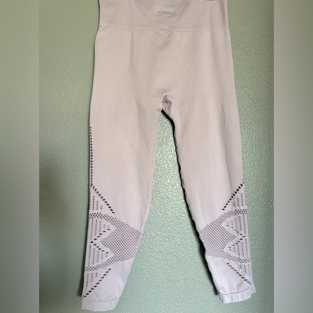 Victoria’s Secret PINK COOL & COMFY HIGH WAIST LEGGINGS LAVENDER SZ M